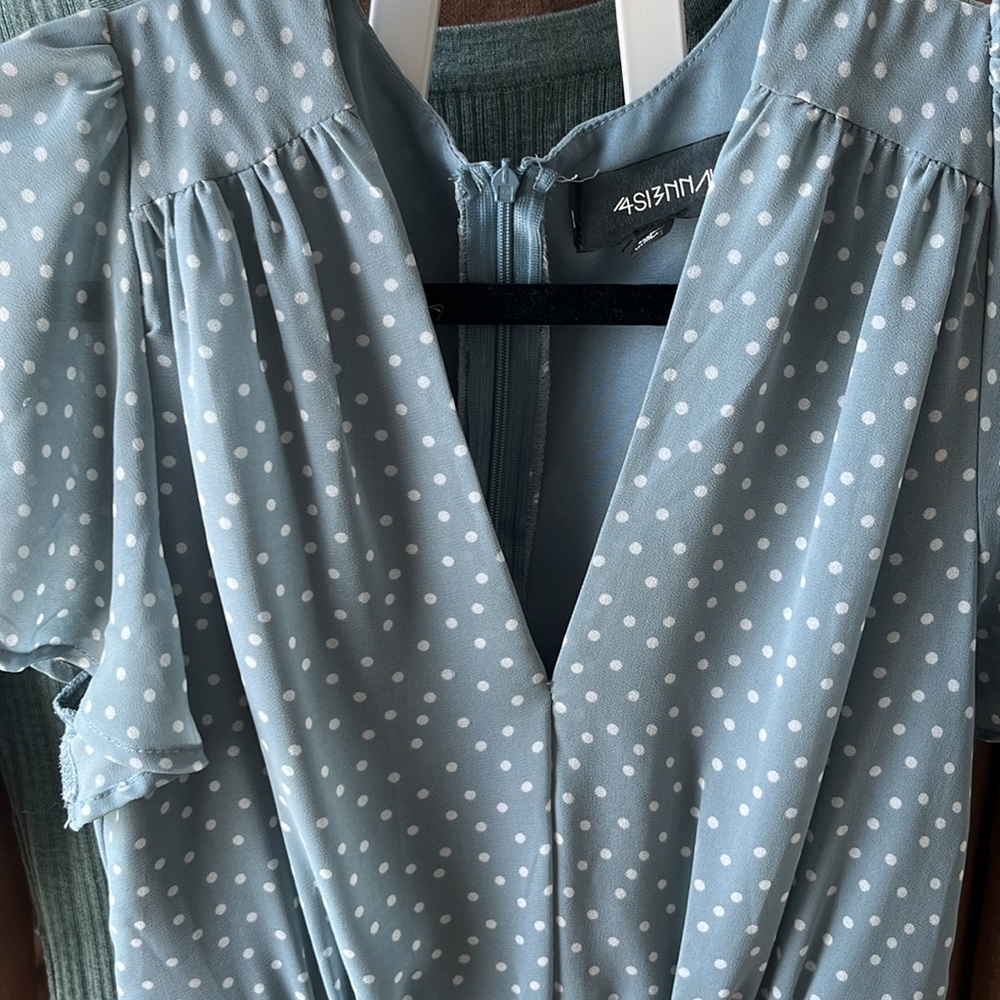 Blue Dress - Picture 2 of 4